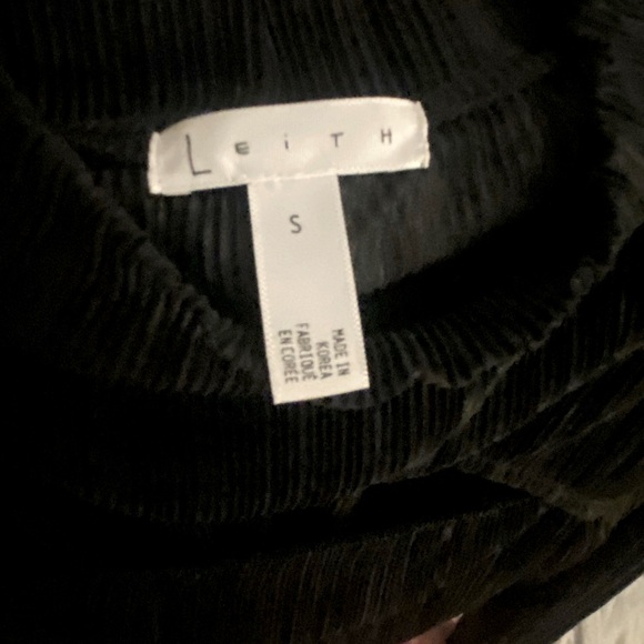 Leith blouse black size small. - Picture 2 of 3